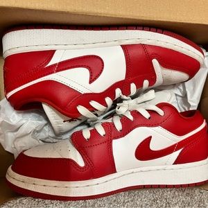 Gym Red Jordan 1